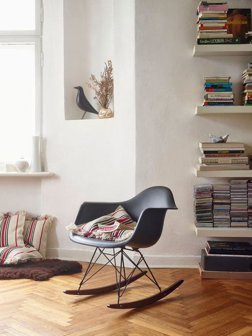 Eames RAR Chair / Basic Black / Dark Maple